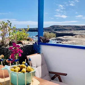 Casa Dora: Tradicional Y Al Borde Del Mar. Сasa de vacaciones Porís de Abona